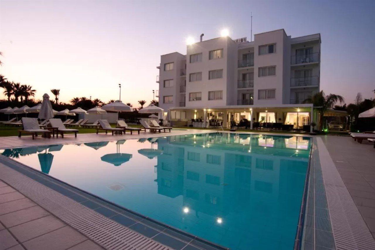 Frixos Suites Hotel Apts Oroklini Buitenkant foto